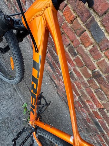 Used Trek X-Caliber 7 2021 2021 Mountainbike, Orange, 29 — image 13 of 21