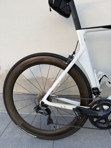 Używany Canyon Aeroad CF SL 8.0 Di2 2019 2019 Road & Gravel — zdjęcie 5 z 12