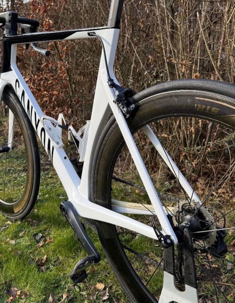 Gebrauchtes Canyon Aeroad CF SL 8.0 Di2 2019 2019 Road & Gravel, Weiß — Bild 2 von 5