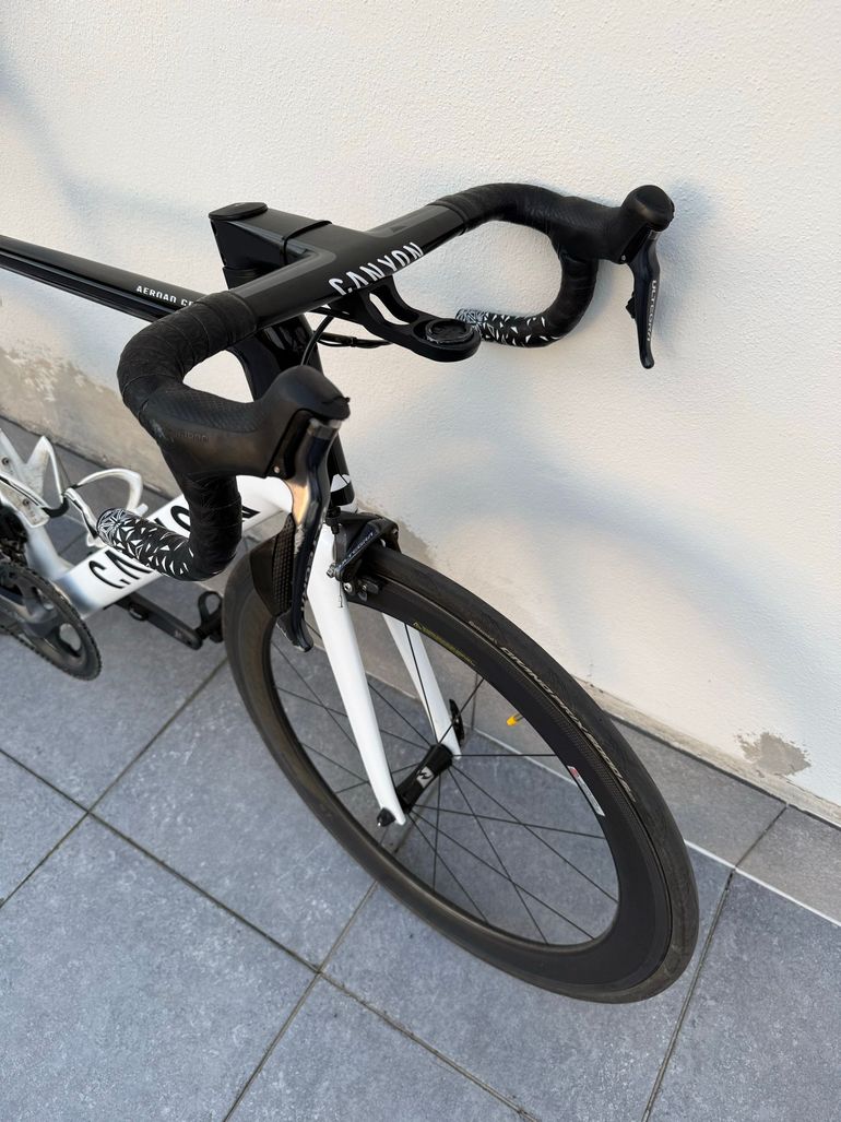 Używany Canyon Aeroad CF SL 8.0 Di2 2019 2019 Road & Gravel — zdjęcie 10 z 12