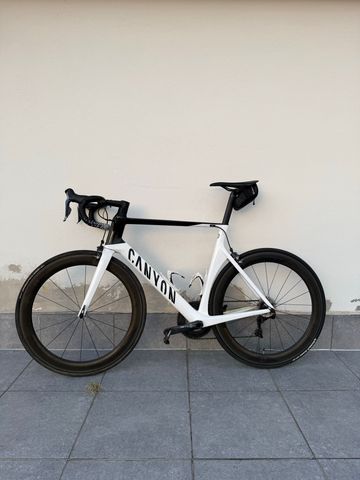 Używany Canyon Aeroad CF SL 8.0 Di2 2019 2019 Road & Gravel — zdjęcie 3 z 12