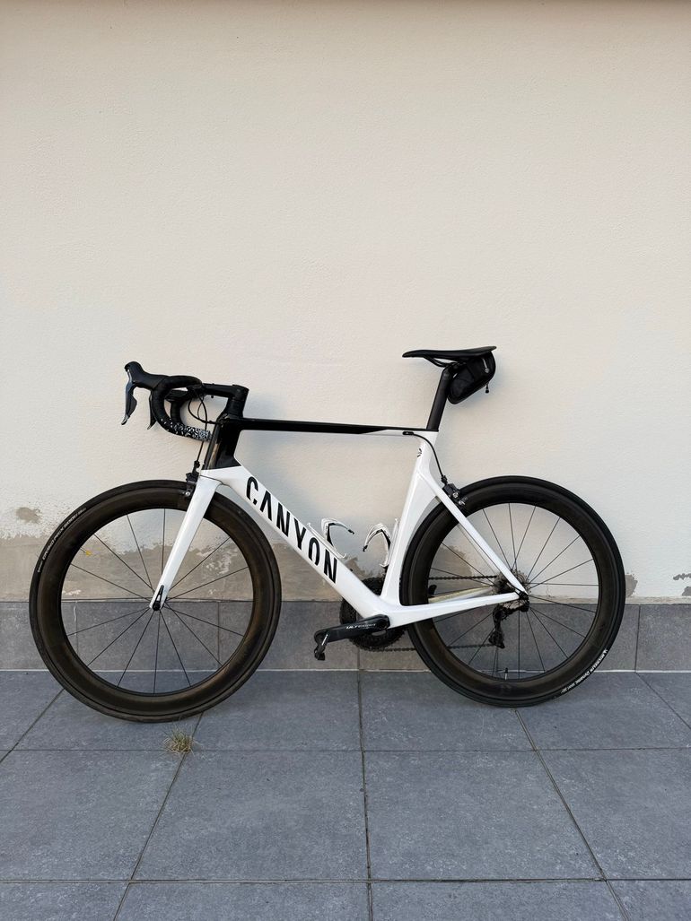 Używany Canyon Aeroad CF SL 8.0 Di2 2019 2019 Road & Gravel — zdjęcie 3 z 12