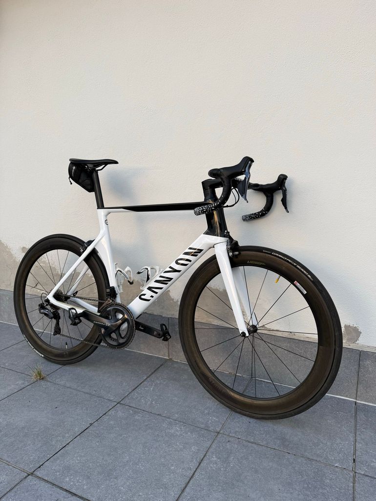 Używany Canyon Aeroad CF SL 8.0 Di2 2019 2019 Road & Gravel — zdjęcie 2 z 12