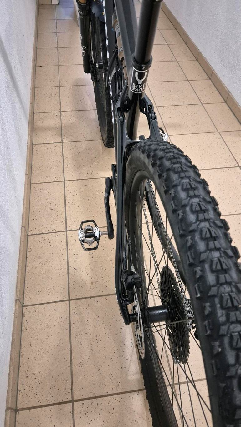 Used Specialized Epic EVO Pro 2022 2022 Mountainbike, Black — image 13 of 16
