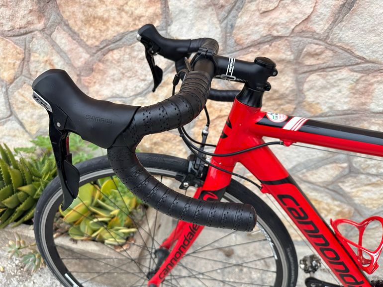 Gebrauchtes Cannondale Caad 8 2010 Road & Gravel, Rot — Bild 4 von 10