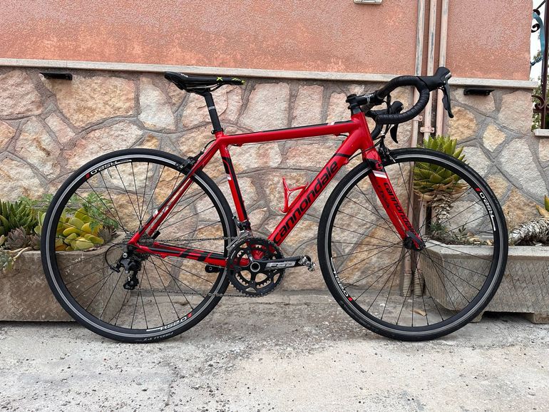 Gebrauchtes Cannondale Caad 8 2010 Road & Gravel, Rot — Bild 1 von 10