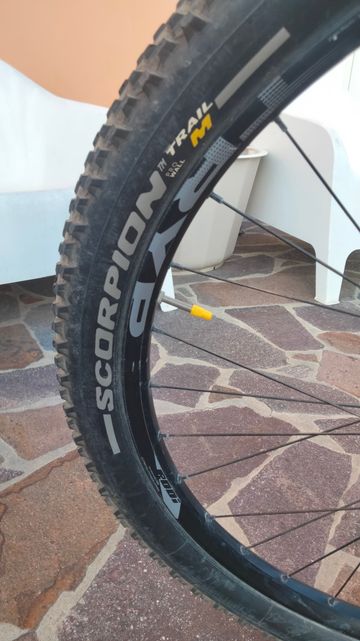 Brugt Fantic XTF 1.5 2024 2024 Mountainbike — billede 5 af 7