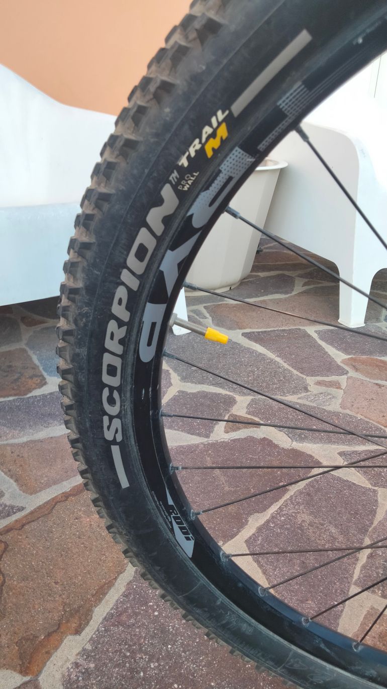 Brugt Fantic XTF 1.5 2024 2024 Mountainbike — billede 5 af 7