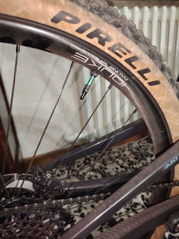 Używany Scott Spark 900 Ultimate TR 2024 2024 Mountainbike — zdjęcie 2 z 7