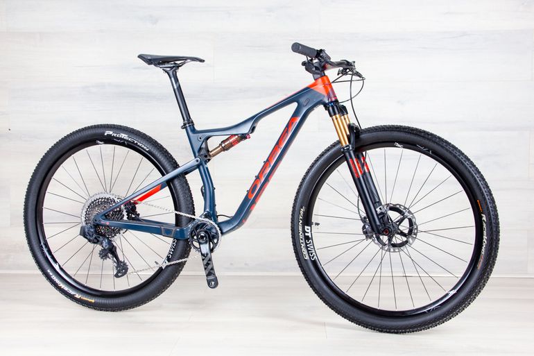 Used Orbea Oiz 2020 Mountainbike, Blue — image 9 of 17