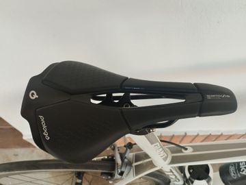 Used Giant Tcr Shimano Ultegra 2010 Road & Gravel, White — image 5 of 9