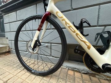 Käytetty Orbea Orca Shimano 105 Di2 2024 Road & Gravel — kuva 11 / 16