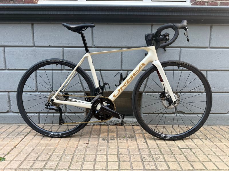 Käytetty Orbea Orca Shimano 105 Di2 2024 Road & Gravel