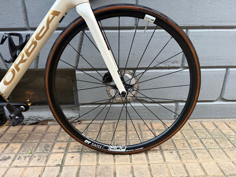 Käytetty Orbea Orca Shimano 105 Di2 2024 Road & Gravel — kuva 14 / 16
