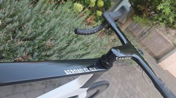 Canyon Aeroad CF SLX 8 Disc eTap 2022 2022 Road & Gravel usato, Bianco — immagine 9 di 17