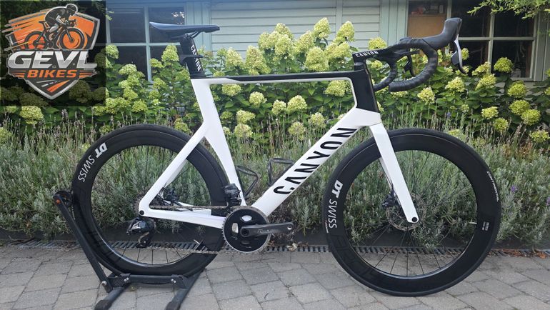 Canyon Aeroad CF SLX 8 Disc eTap 2022 2022 Road & Gravel usato, Bianco — immagine 16 di 17
