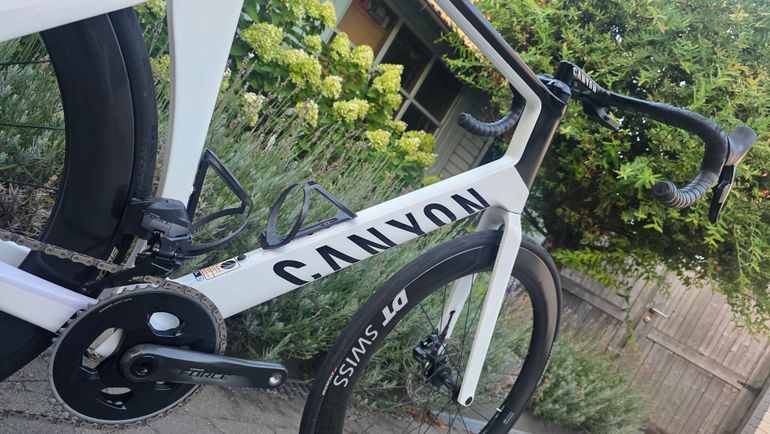 Canyon Aeroad CF SLX 8 Disc eTap 2022 2022 Road & Gravel usato, Bianco — immagine 4 di 17
