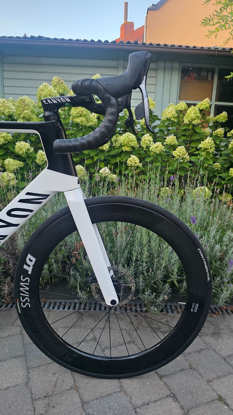 Canyon Aeroad CF SLX 8 Disc eTap 2022 2022 Road & Gravel usato, Bianco — immagine 5 di 17
