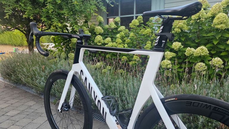 Canyon Aeroad CF SLX 8 Disc eTap 2022 2022 Road & Gravel usato, Bianco — immagine 15 di 17