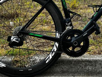 Used Scott Addict SRAM Red eTap 2016 Road & Gravel, Black — image 7 of 9