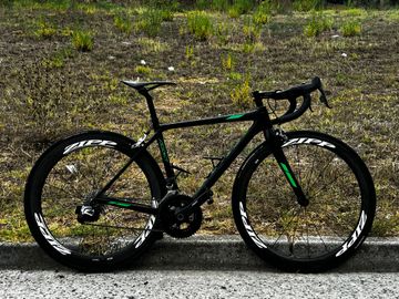 Used Scott Addict SRAM Red eTap 2016 Road & Gravel, Black — image 1 of 9