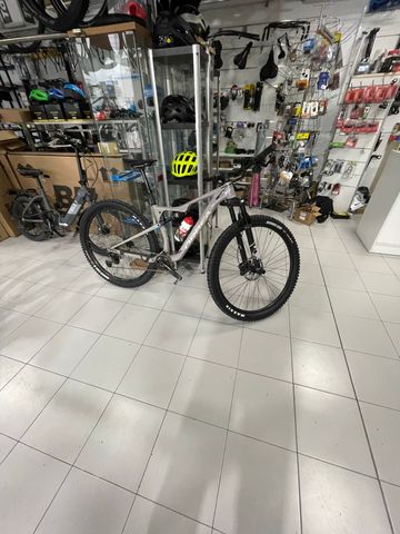Orbea OIZ H20 2022 2022 Mountainbike usato, Grigio chiaro — immagine 5 di 5