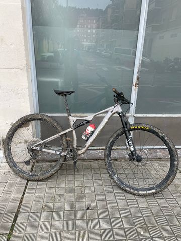 Orbea OIZ H20 2022 2022 Mountainbike usato, Grigio chiaro — immagine 2 di 5