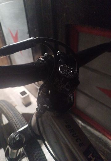 Rose THE BRUCE 1 2022 2022 Mountainbike de segunda mano, Gris claro — imagen 3 de 8
