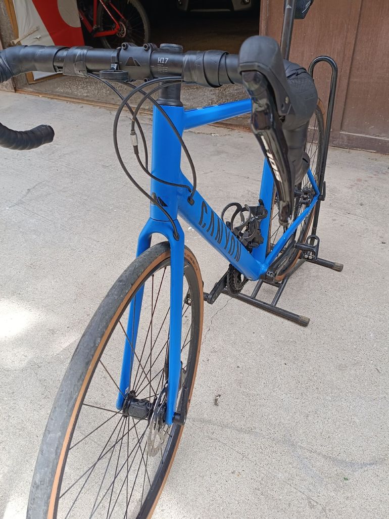 Used Canyon Endurace 8 Disc 2023 2023 Road & Gravel, Blue — image 9 of 12