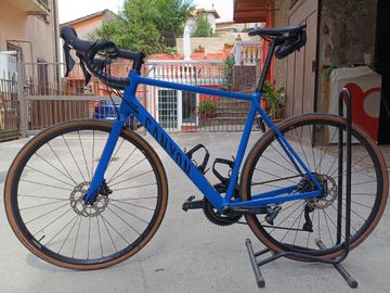 Used Canyon Endurace 8 Disc 2023 2023 Road & Gravel, Blue — image 2 of 12
