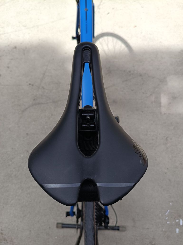 Used Canyon Endurace 8 Disc 2023 2023 Road & Gravel, Blue — image 8 of 12