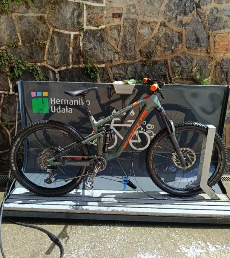Used Focus SAM 8.8 2021 2021 Mountainbike, Green, 29 — image 1 of 10