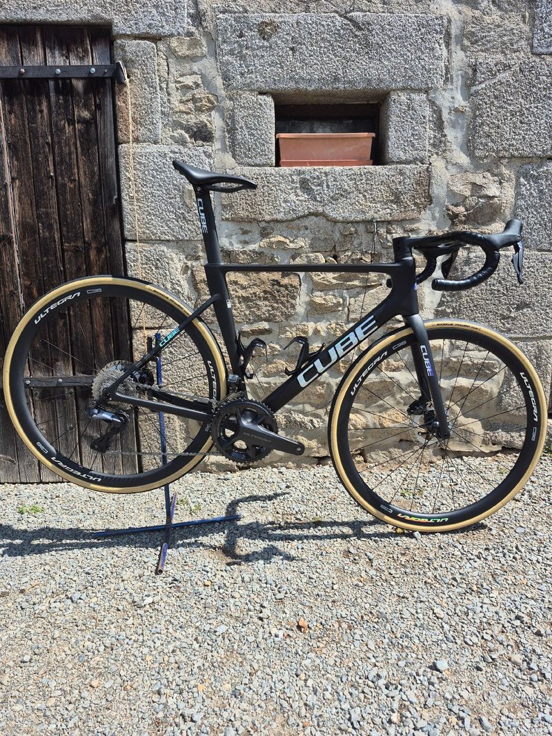 CUBE LITENING AIR C:68X, RACE 2025 2025 Road & Gravel d'occasion