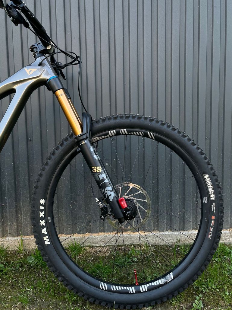 YT Industries Capra Elite 29 2021 2021 Mountainbike usato, Nero — immagine 5 di 8