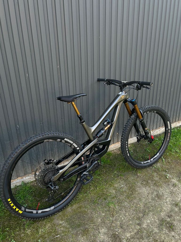 YT Industries Capra Elite 29 2021 2021 Mountainbike usato, Nero — immagine 3 di 8