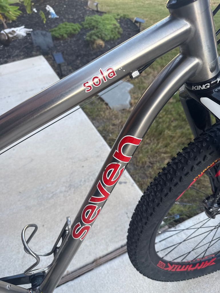 Used Seven Cycles Custom Shimano XTR 2019 Mountainbike, Light Gray — image 7 of 11