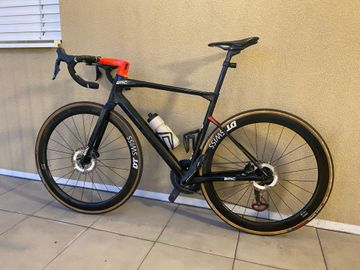 Used BMC Roadmachine 01 FOUR 2019 2019 Road & Gravel, Black — image 1 of 4