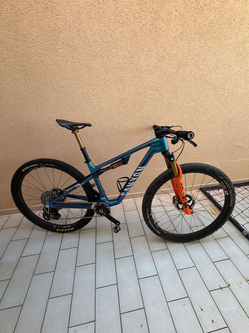 Used Canyon Lux World Cup CFR Di2 2025 2025 MTB