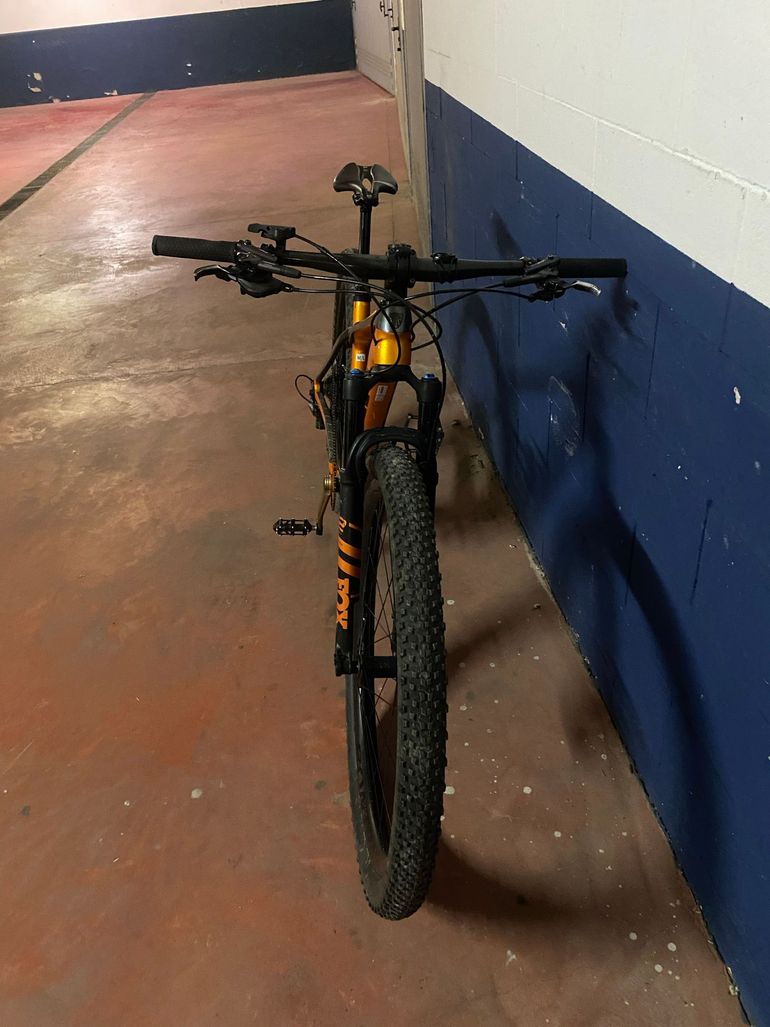 Used Trek Procaliber 9.8 2021 2021 Mountainbike, Orange, 29 — image 5 of 5