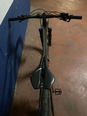 Used Trek Procaliber 9.8 2021 2021 Mountainbike, Orange, 29 — image 4 of 5