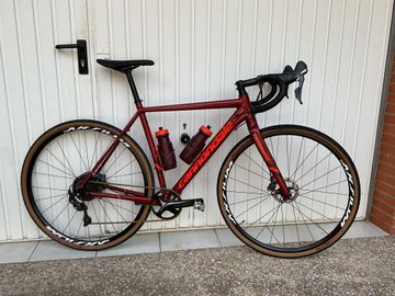 Gebrauchtes Cannondale Caadx 2018 Road & Gravel, Rot — Bild 1 von 8