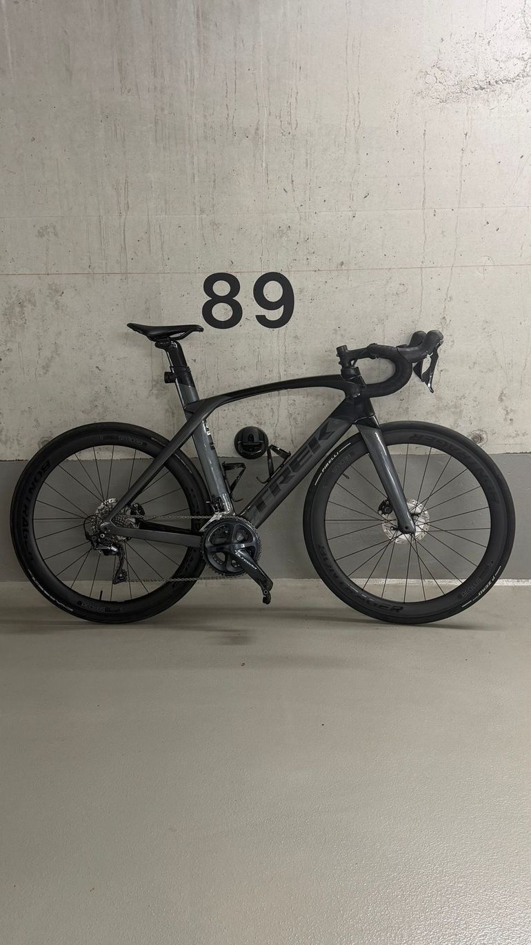 Gebrauchtes Trek Madone SL 6 2021 2021 Road & Gravel, Schwarz — Bild 2 von 22