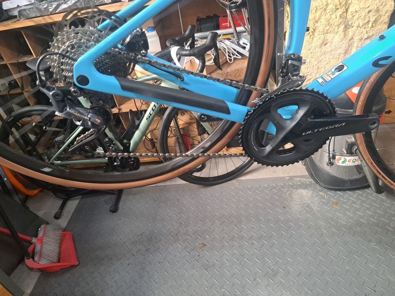 Canyon Endurace CF 8 2023 2023 Road & Gravel d'occasion — image 4 sur 5