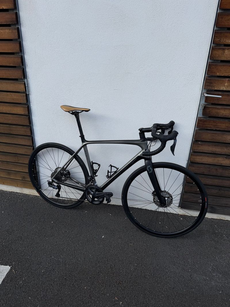 Used Scott Addict Shimano Ultegra Di2 2021 Road & Gravel
