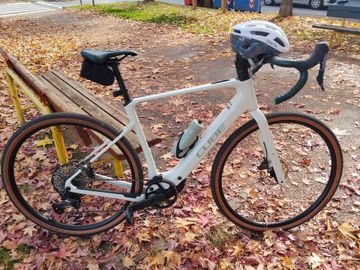 Used CUBE Nuroad Hybrid C:62 Race 400x 2025 Road & Gravel, White — image 9 of 9