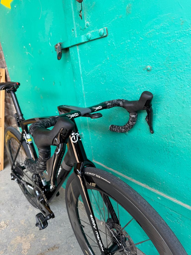 Tweedehands Eddy Merckx 525 Shimano Dura Ace Di2 2025 Road & Gravel — afbeelding 4 van 8