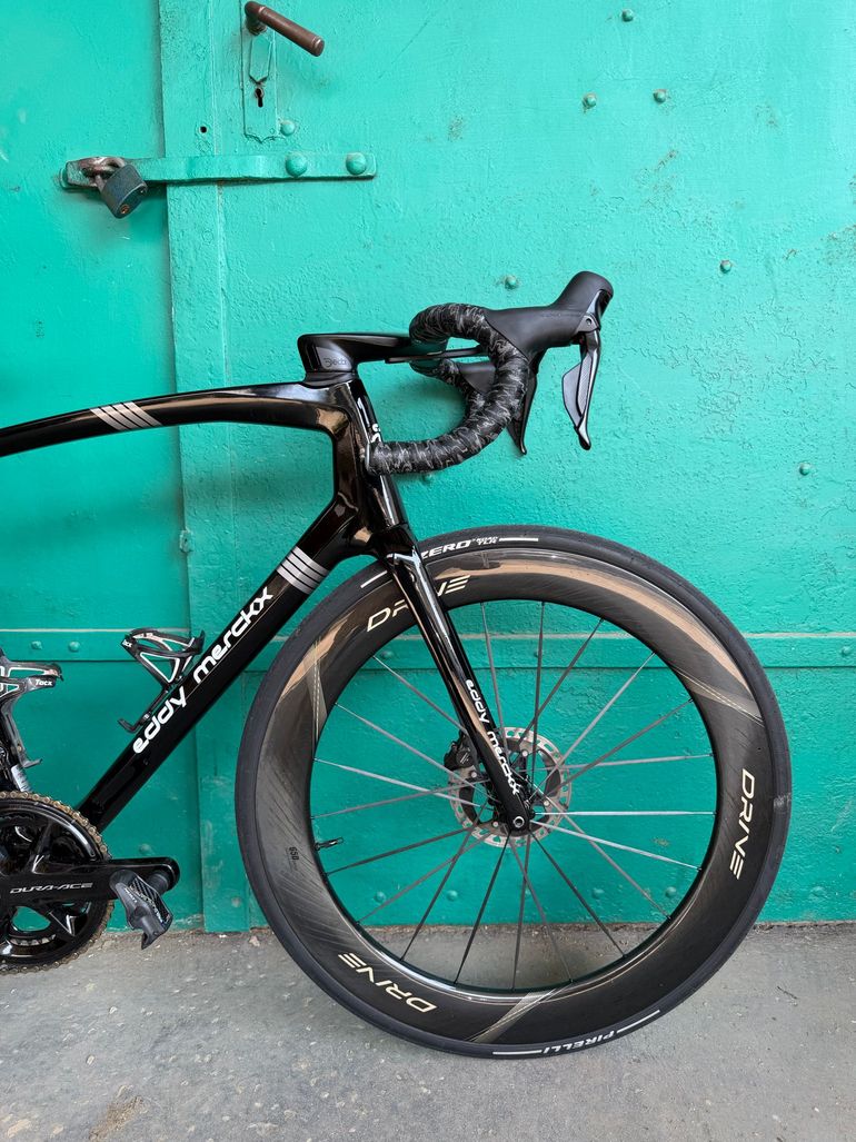 Tweedehands Eddy Merckx 525 Shimano Dura Ace Di2 2025 Road & Gravel — afbeelding 3 van 8