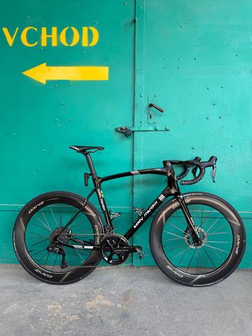Tweedehands Eddy Merckx 525 Shimano Dura Ace Di2 2025 Road & Gravel — afbeelding 1 van 8