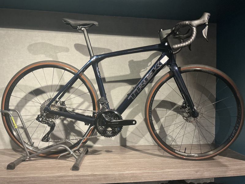 Trek Domane SL 6 Di2 2025 Road & Gravel usato