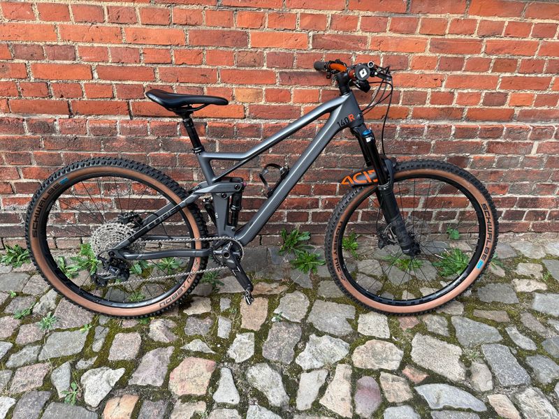 Tweedehands CUBE STEREO 140 HPC, RACE 27.5 2022 2022 MTB